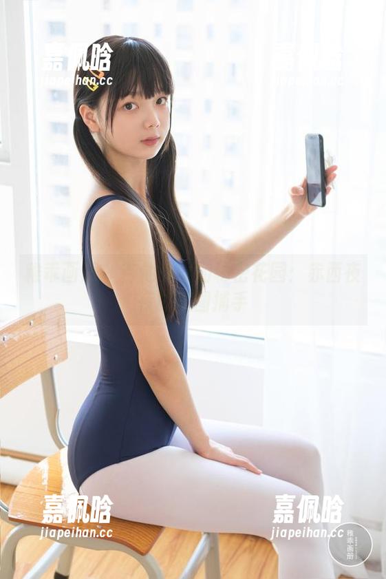 稚乖画册-赤西夜夜 稚乖画册 - 吉他少女的秘密花园:赤西夜夜的美图捕手