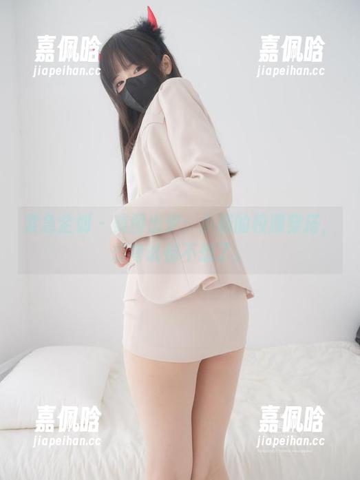 紧急企划-小恩 紧急企划 - 美图出炉:小恩的校服穿搭,想考试都不想了。