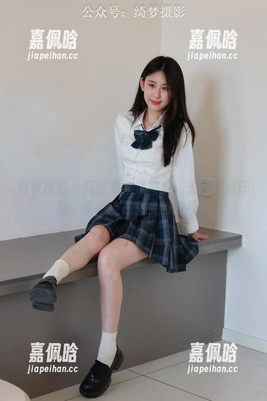 绮梦摄影 - 阿依夏精选图库：无修无水印版，摸摸这是真实的碰撞！