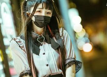 落落RakuWeekend：在阳光下漫游的精选套图，让你心跳加速
