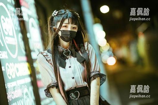 落落RakuWeekend：在阳光下漫游的精选套图，让你心跳加速
