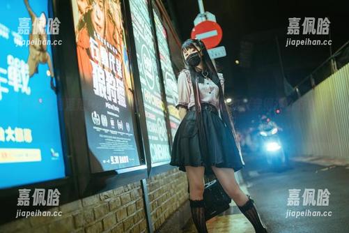 下载高清落落Raku豹纹，看看她是如何把豹纹穿得这么有魔力的？
