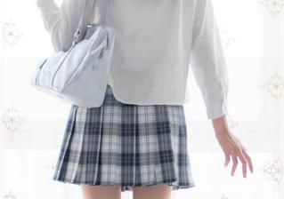 阳光下的蓝白女仆，西瓜少女送来的福利让人钦佩！