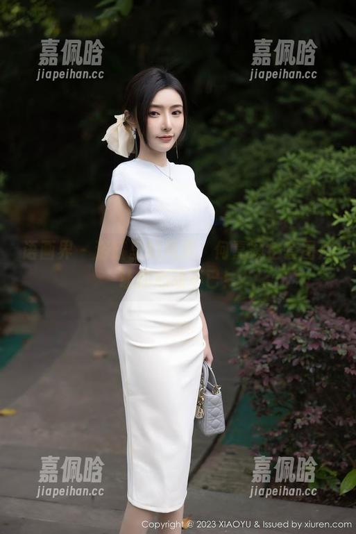 语画界 - 浴缸里的风景，何嘉颖全套图片让你心动不已！