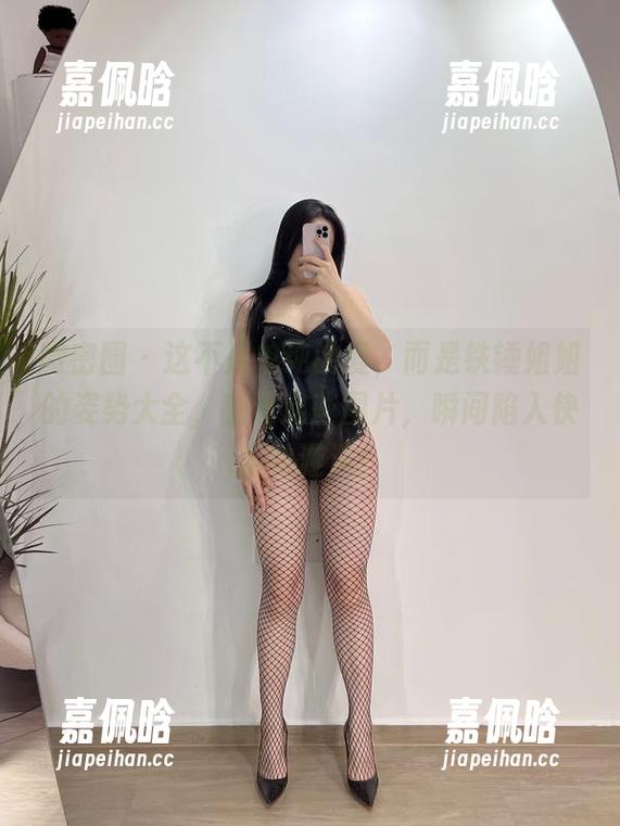 铁锤姐姐 微密圈 - 这不是单纯的爱,而是铁锤姐姐的姿势大全,翻看这些图片,瞬间陷入快乐的漩涡!