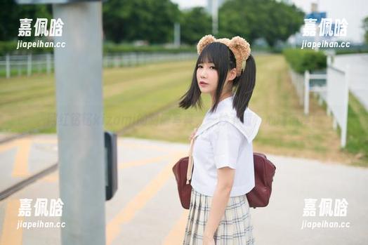 网红铭铭kizami的制服写真，一秒下载，心动不停！