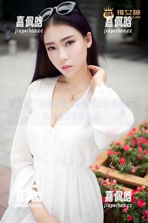 青豆客-可蕊娜 青豆客 - 精选图集,看看可蕊娜如何把牛奶和魅力完美融合。
