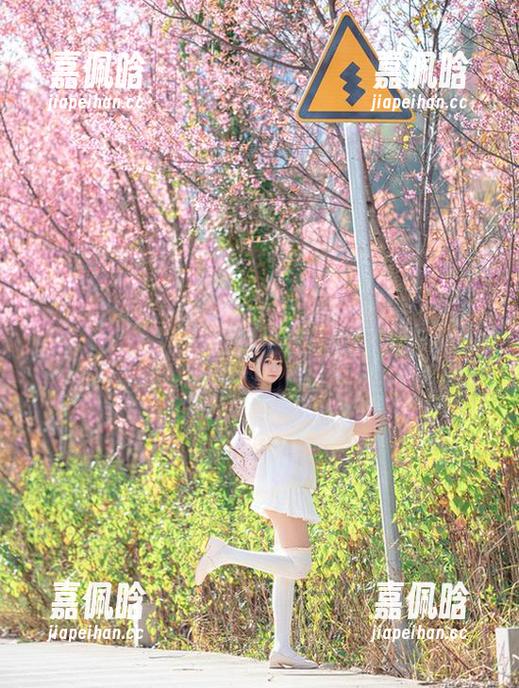 魔物喵nigisa 魔物喵nigisa写真更新:少女贩卖机,注意!看完可能想预约!